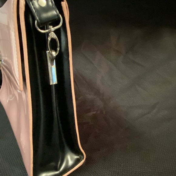 Beijo Vintage Business Class shiny pink patent leather Laptop Bag. - Picture 6 of 10